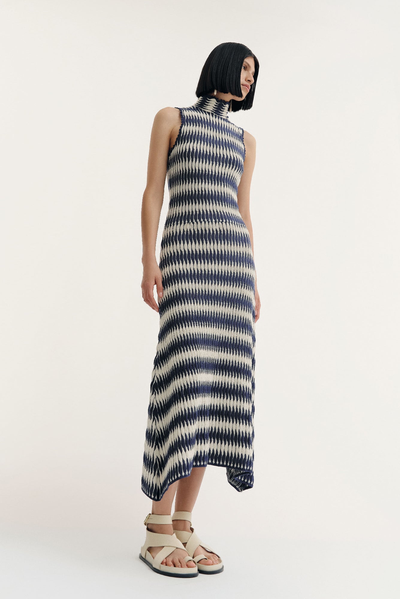 Montebello Dress in Navy / White