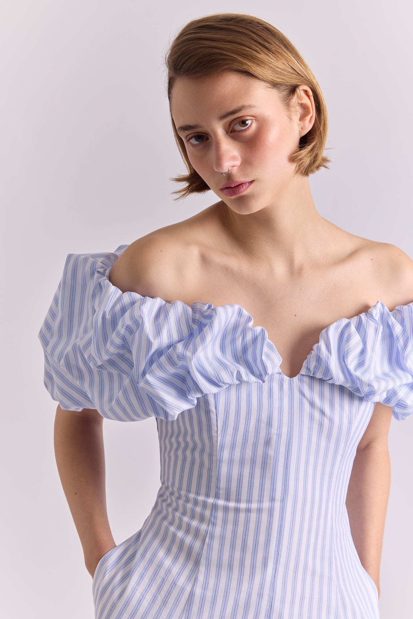 Cumaral Dress in Mil Rayas Blanco Print